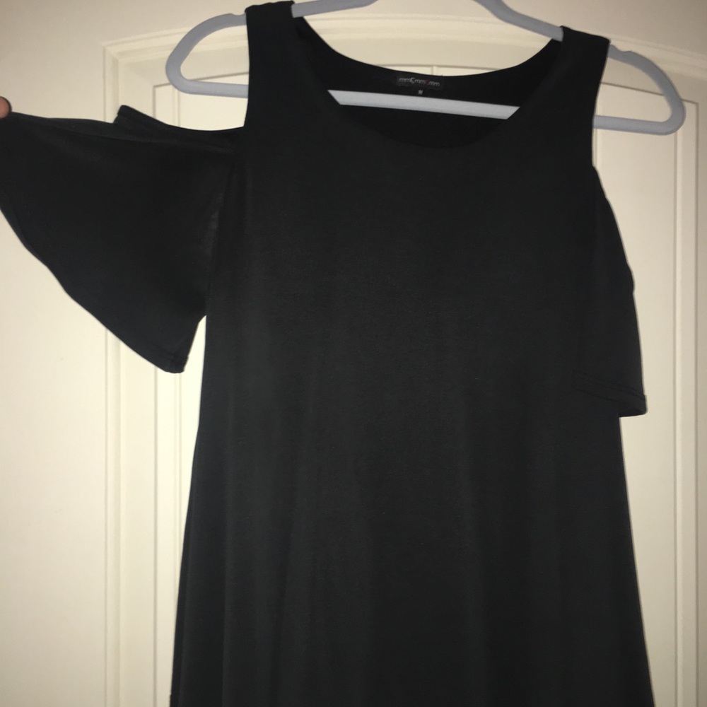 Cold shoulder top